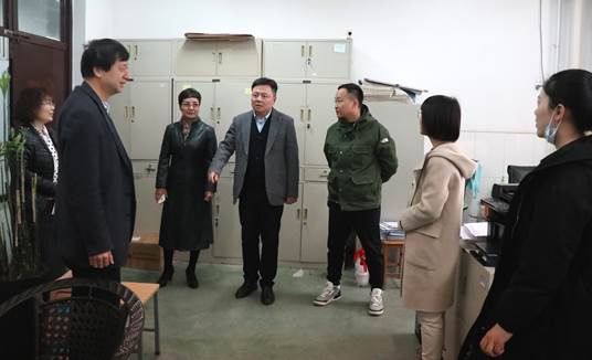 公司党委副书记梁云鹤来足球赌注网站走访调研员工工作