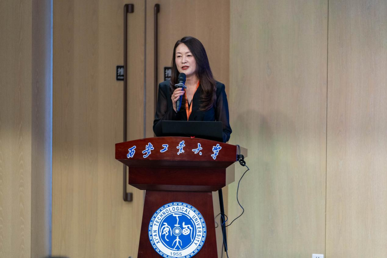 足球赌注网站副董事长闫莉教授致辞图