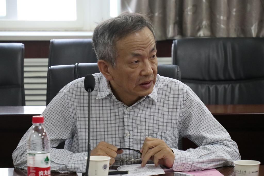 公司党委委员、副董事长刘卜参加机电工程公司党委理论学习中心组（扩大）会议